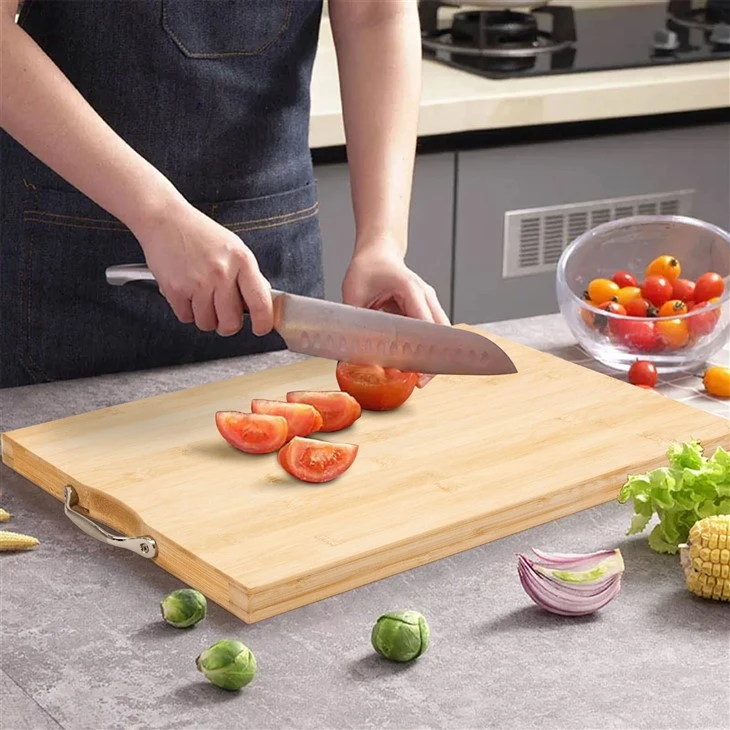Bamboo Chopping Board With Stainless Steel Handle (3)