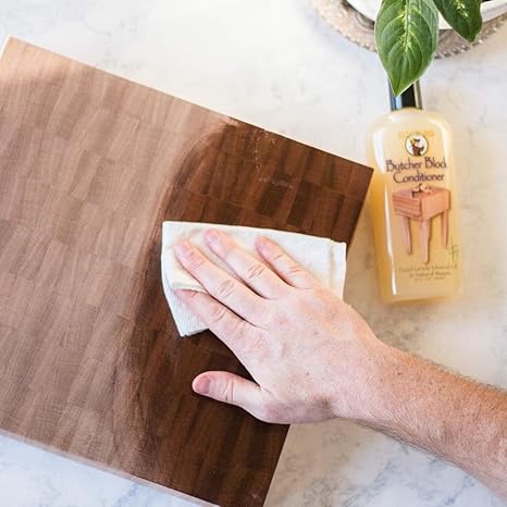 wood cutting board oil treatment